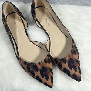 Marc Fischer leopard print size 8 flat shoes.